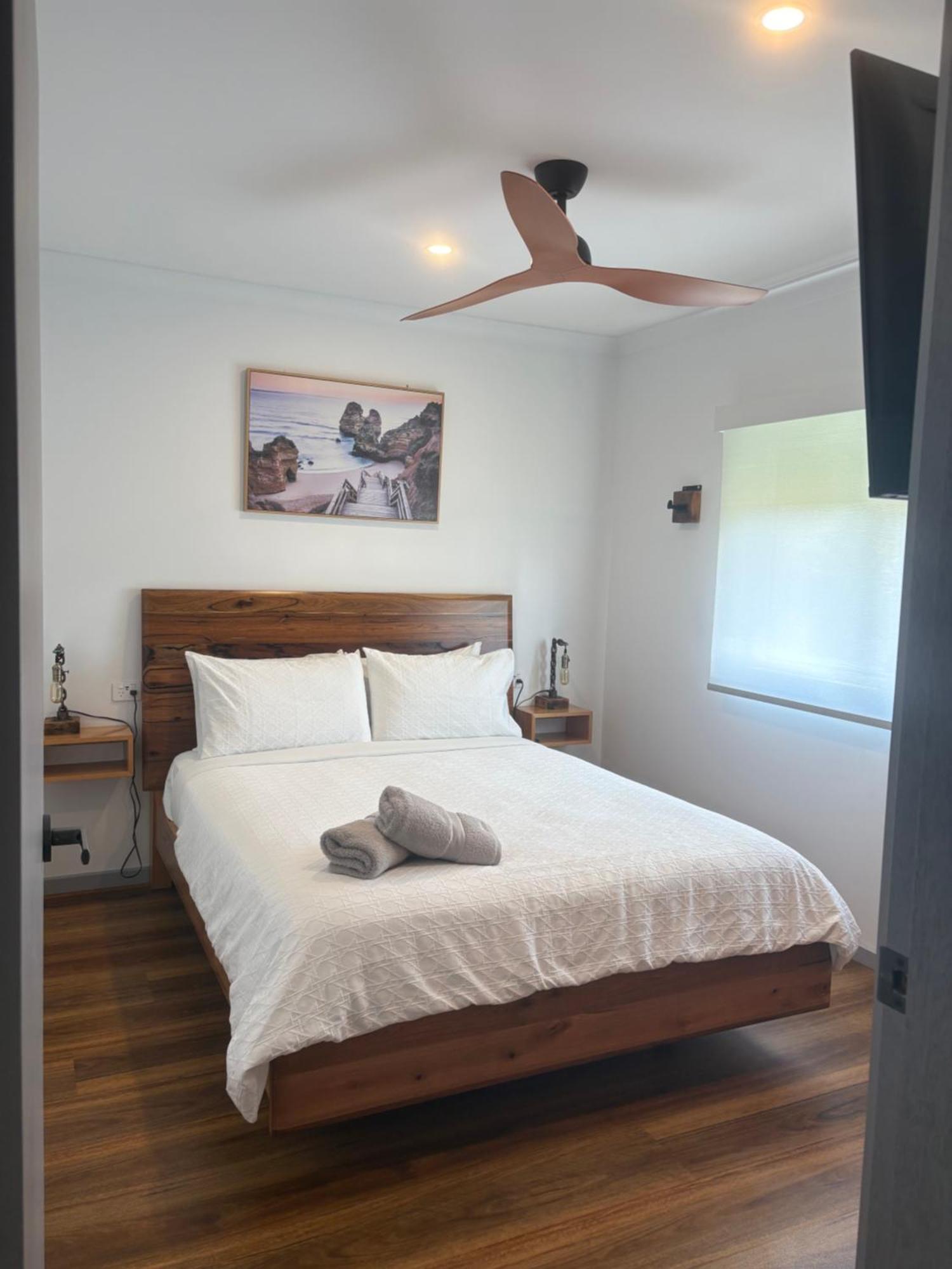 Luxury Holiday Unit 8Min Walk To Town Center With Boat Parking 말라쿠타 외부 사진